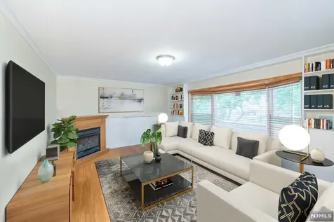 24 Wadsworth Road Glen Rock NJ 07452