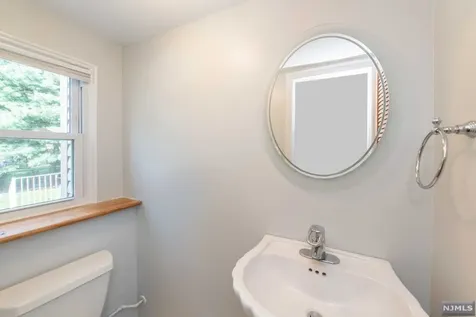 24 Wadsworth Road Glen Rock NJ 07452