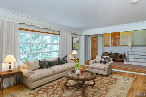 24 Wadsworth Road Glen Rock NJ 07452