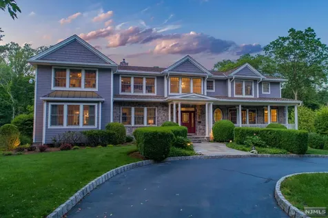 43 Cider Hill Upper Saddle River NJ 07458