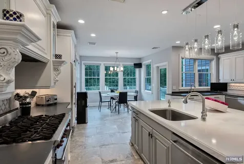 43 Cider Hill Upper Saddle River NJ 07458