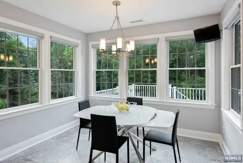 43 Cider Hill Upper Saddle River NJ 07458
