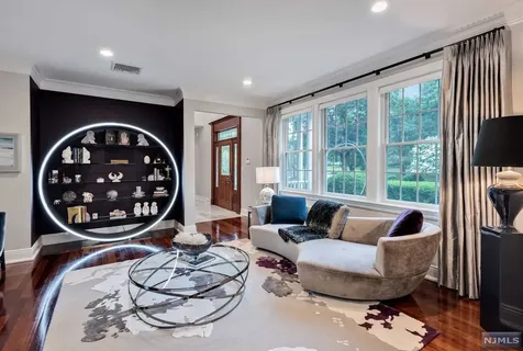 43 Cider Hill Upper Saddle River NJ 07458