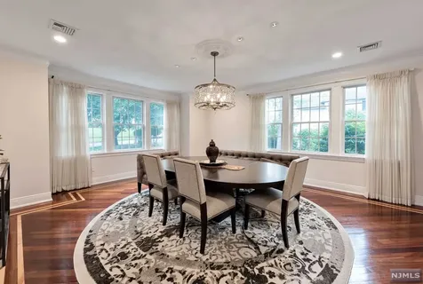 43 Cider Hill Upper Saddle River NJ 07458