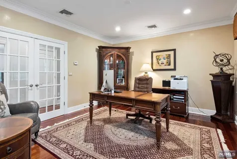 43 Cider Hill Upper Saddle River NJ 07458