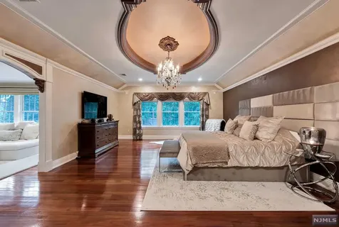 43 Cider Hill Upper Saddle River NJ 07458