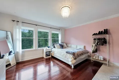 43 Cider Hill Upper Saddle River NJ 07458