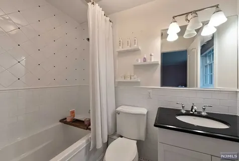 43 Cider Hill Upper Saddle River NJ 07458