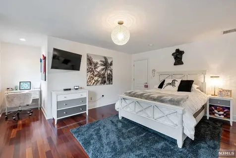 43 Cider Hill Upper Saddle River NJ 07458