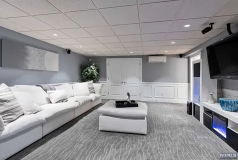 43 Cider Hill Upper Saddle River NJ 07458