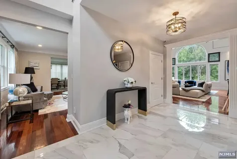 43 Cider Hill Upper Saddle River NJ 07458