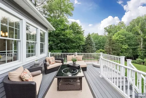 43 Cider Hill Upper Saddle River NJ 07458