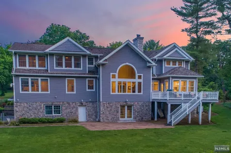43 Cider Hill Upper Saddle River NJ 07458