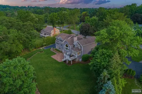 43 Cider Hill Upper Saddle River NJ 07458
