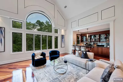 43 Cider Hill Upper Saddle River NJ 07458
