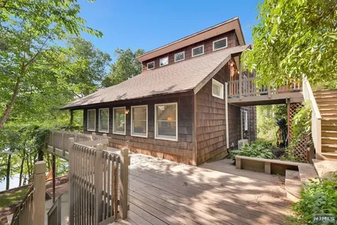 125 Upper Lakeview Avenue Ringwood NJ 07456