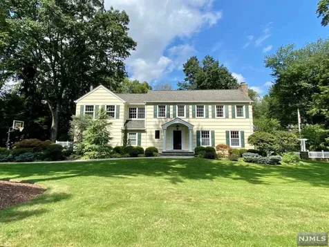 3 Brownstone Way Ho-ho-kus NJ 07423