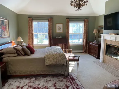 3 Brownstone Way Ho-ho-kus NJ 07423