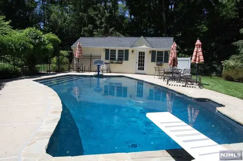 3 Brownstone Way Ho-ho-kus NJ 07423