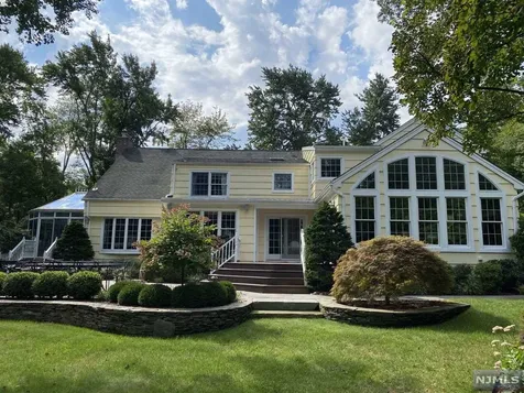 3 Brownstone Way Ho-ho-kus NJ 07423