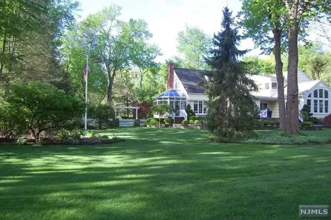 3 Brownstone Way Ho-ho-kus NJ 07423