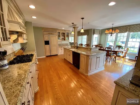 3 Brownstone Way Ho-ho-kus NJ 07423