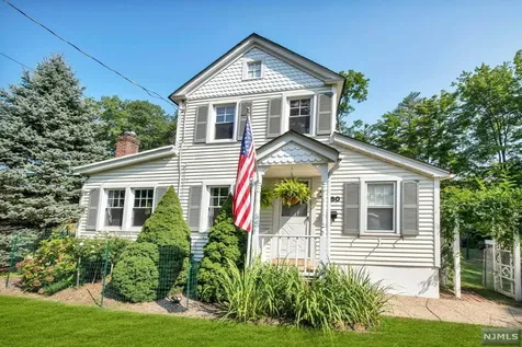 80 Brookside Avenue Allendale NJ 07401