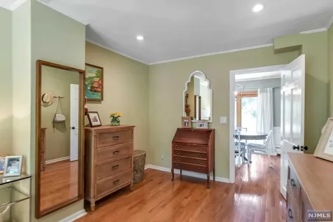 80 Brookside Avenue Allendale NJ 07401