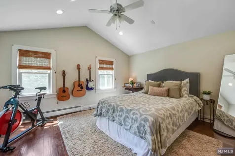 80 Brookside Avenue Allendale NJ 07401