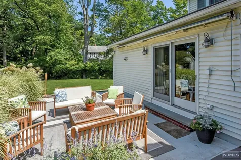 80 Brookside Avenue Allendale NJ 07401