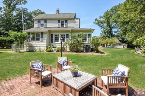 80 Brookside Avenue Allendale NJ 07401