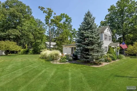 80 Brookside Avenue Allendale NJ 07401