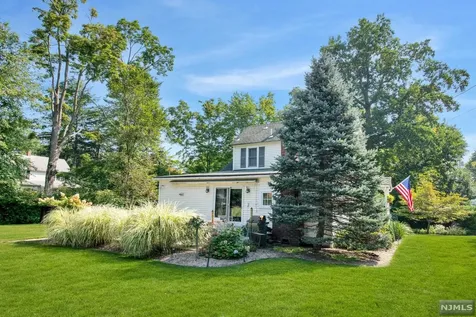 80 Brookside Avenue Allendale NJ 07401