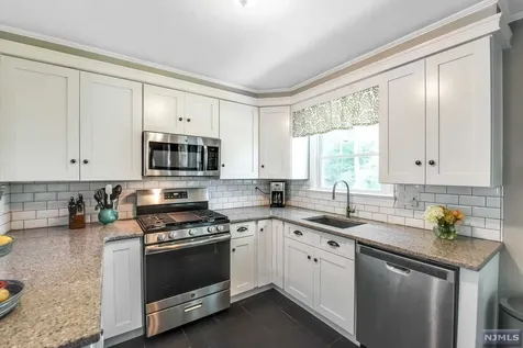 80 Brookside Avenue Allendale NJ 07401