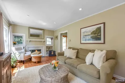 80 Brookside Avenue Allendale NJ 07401