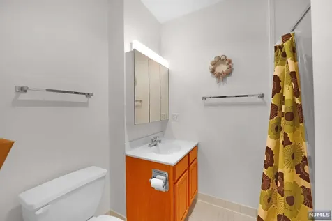 189 Forest Avenue Paramus NJ 07652