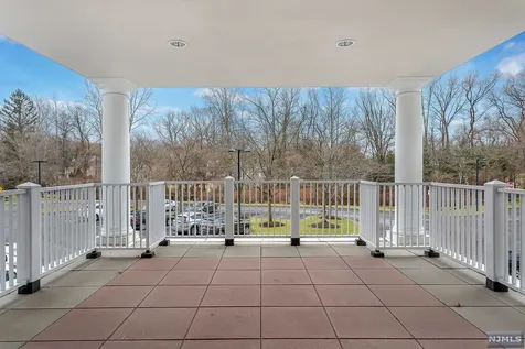 189 Forest Avenue Paramus NJ 07652