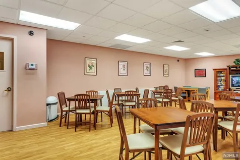 189 Forest Avenue Paramus NJ 07652