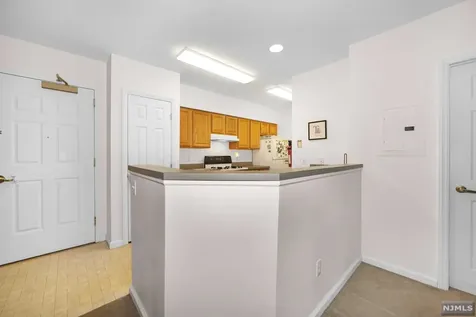 189 Forest Avenue Paramus NJ 07652