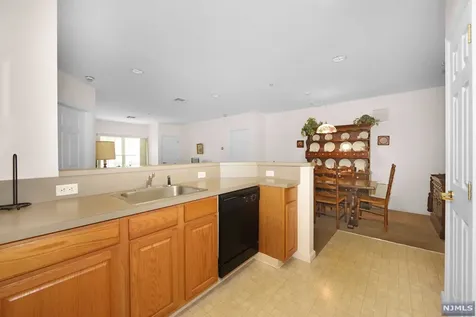 189 Forest Avenue Paramus NJ 07652