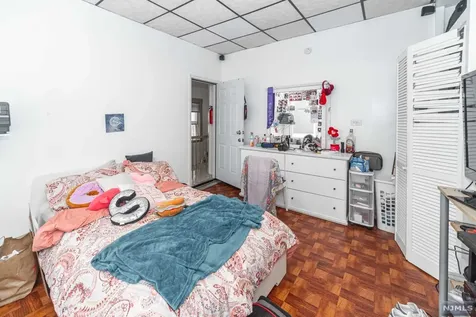 422 52nd Street West New York NJ 07093