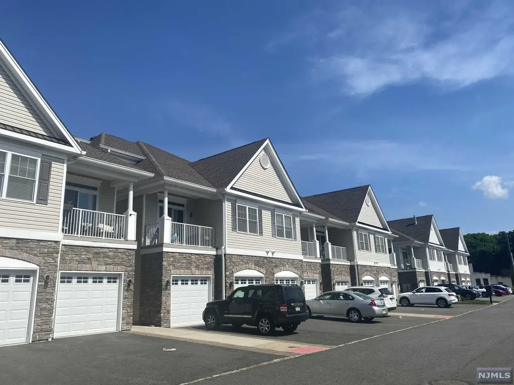 30 Elston Court Wanaque NJ 07420