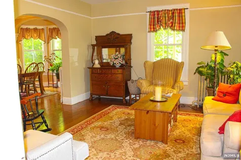 11 Elm Street Harrington Park NJ 07640