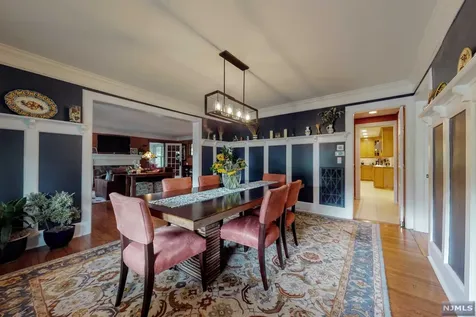 445 Colonial Road Ridgewood NJ 07450