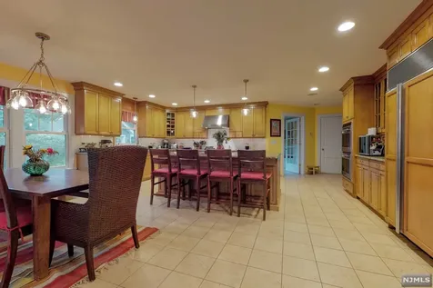 445 Colonial Road Ridgewood NJ 07450