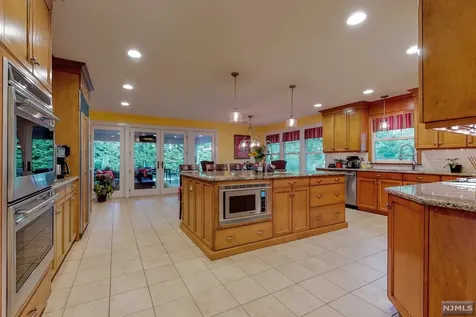 445 Colonial Road Ridgewood NJ 07450