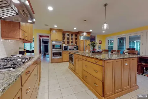 445 Colonial Road Ridgewood NJ 07450