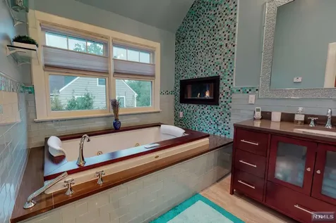 445 Colonial Road Ridgewood NJ 07450