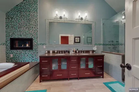 445 Colonial Road Ridgewood NJ 07450