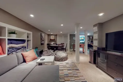 445 Colonial Road Ridgewood NJ 07450